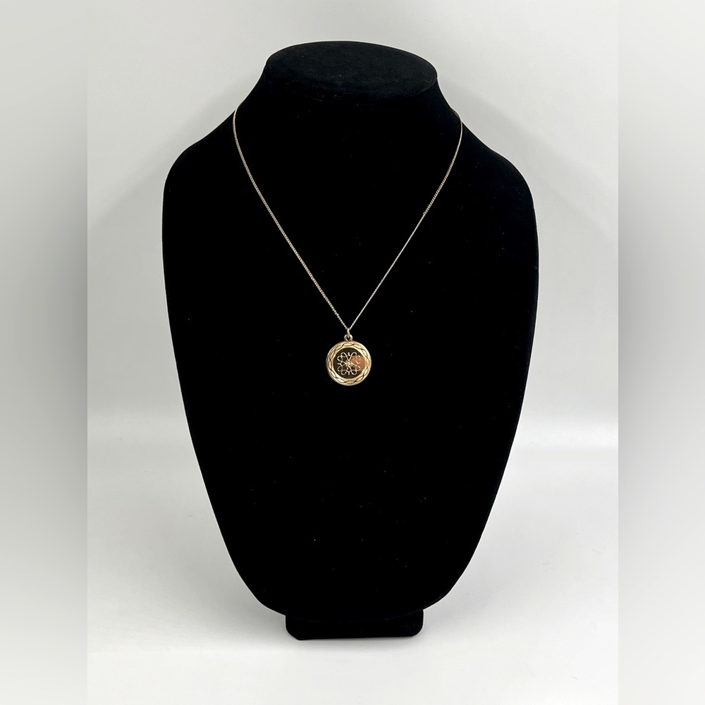 Vintage Avon 1977 Sales Achievement Award gold tone pendant with necklace